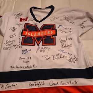 Signed hockey jersey XXXL